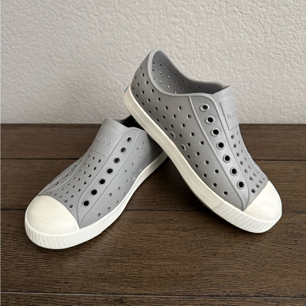 Native Kids Gray and White Slip-On Sneakers